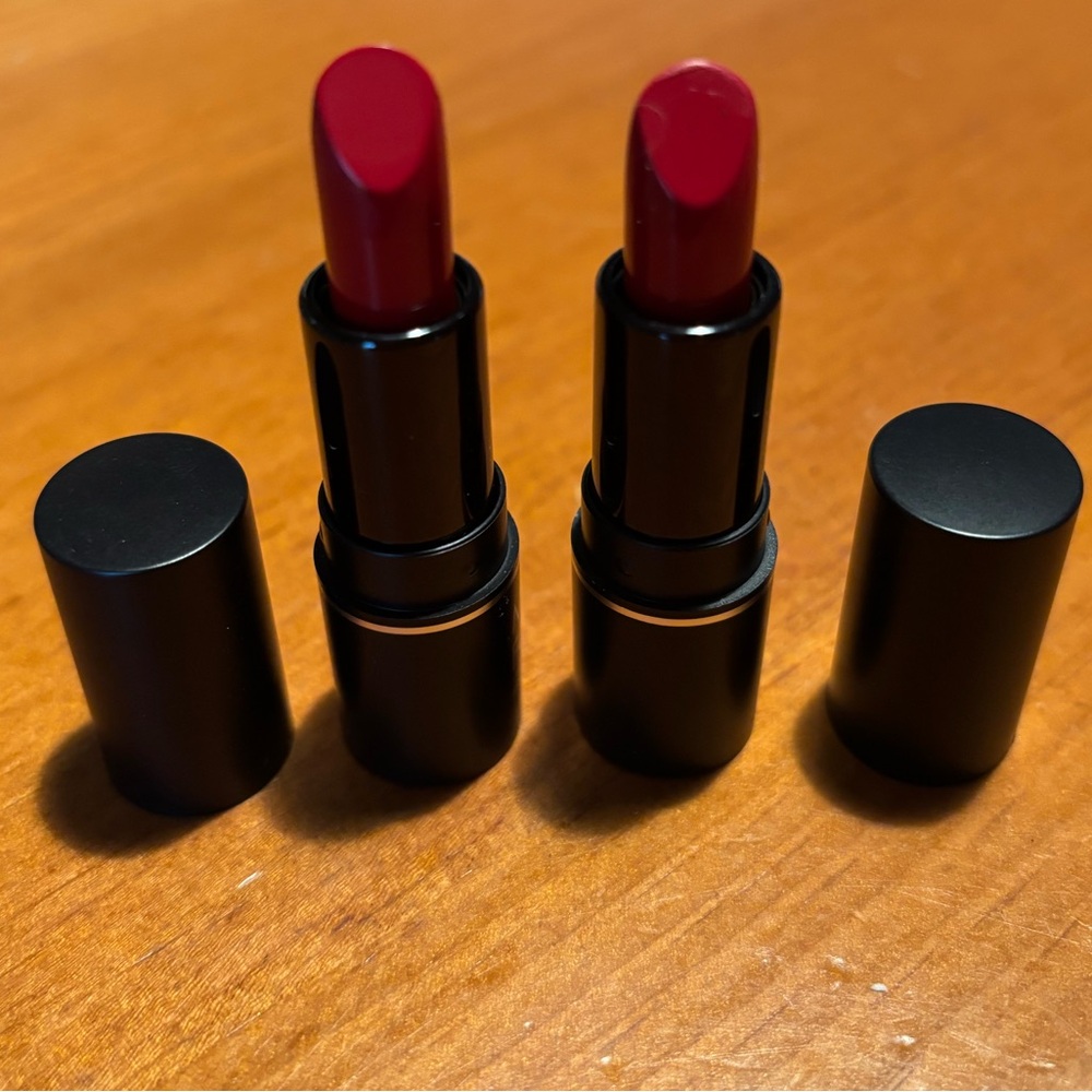Makeup Forever Matte Lipsticks M401